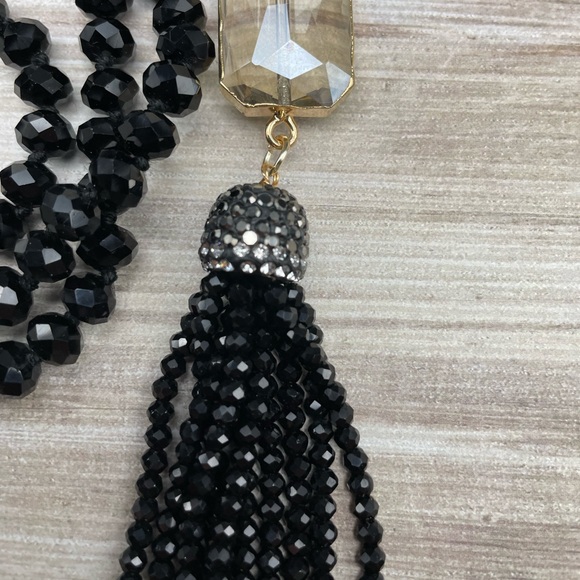 Gatsby Style Glass Beaded Necklace - Picture 2 of 3